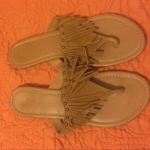 $5 bundle 🔥Tan fringe sandals